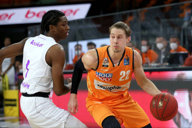 际舞台上独 际舞台上独