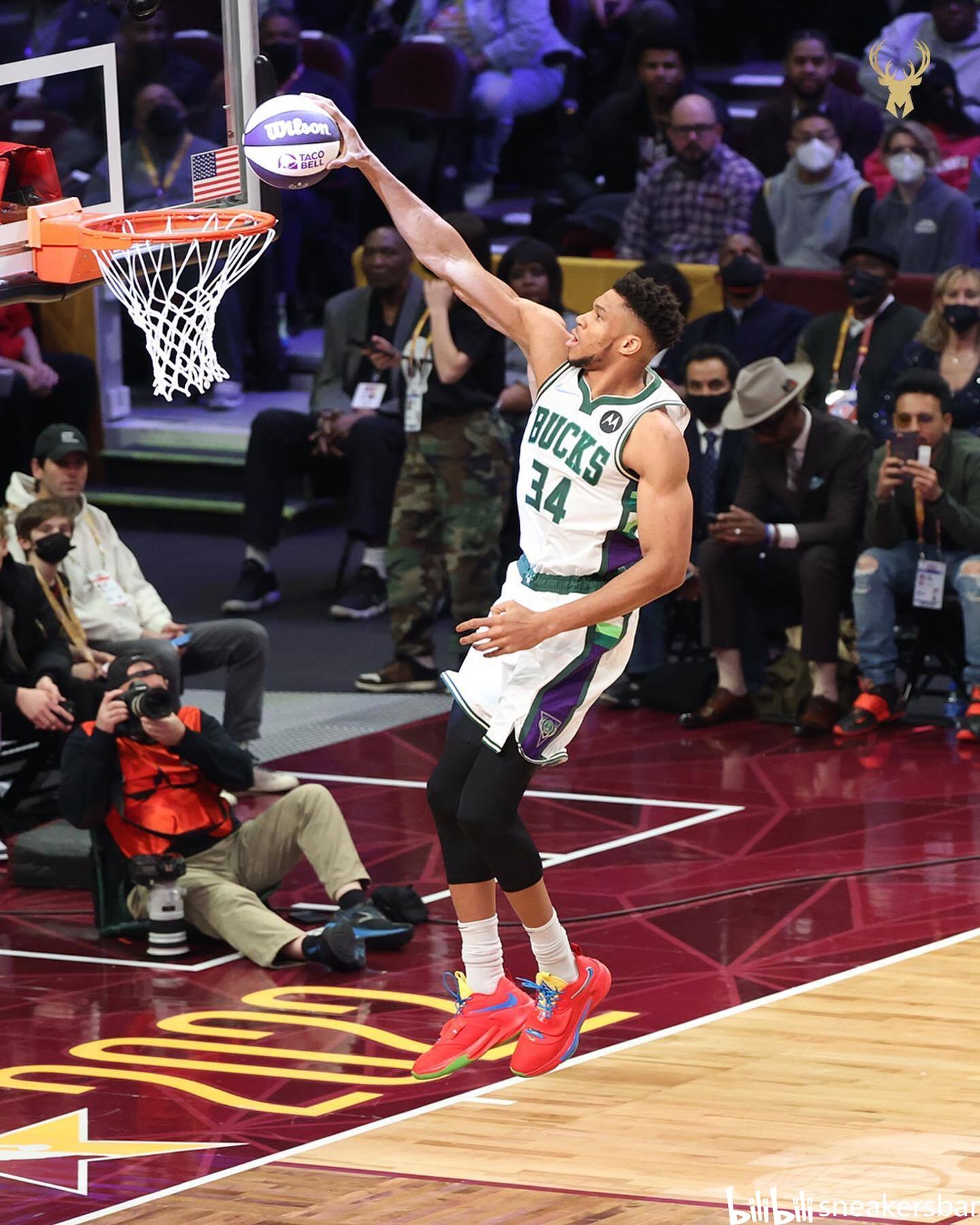 尼亚足球整 尼亚足球整